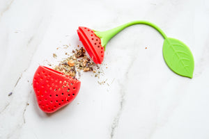 
                
                    Load image into Gallery viewer, Strawberry Silicone Infuser
                
            